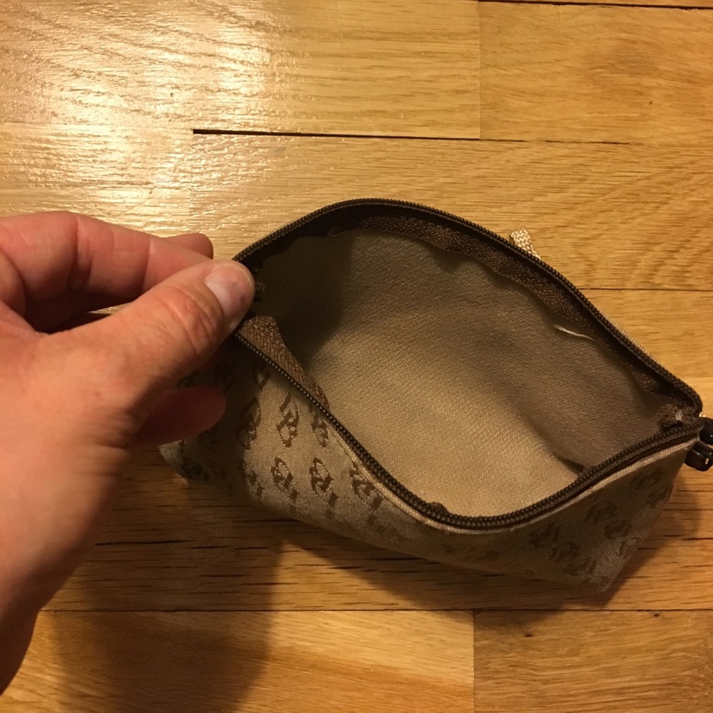 Dooney & Bourke - Picture 3 of 4